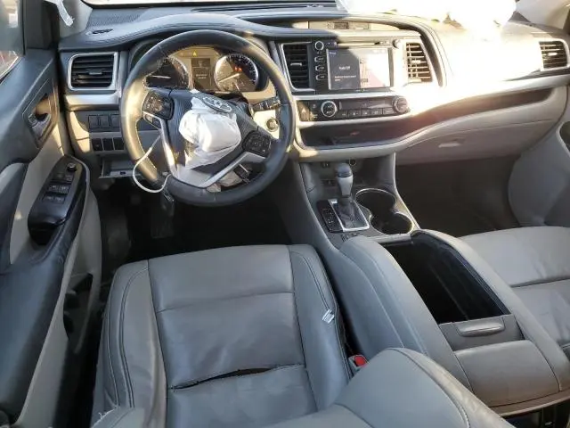 2015 TOYOTA HIGHLANDER XLE  