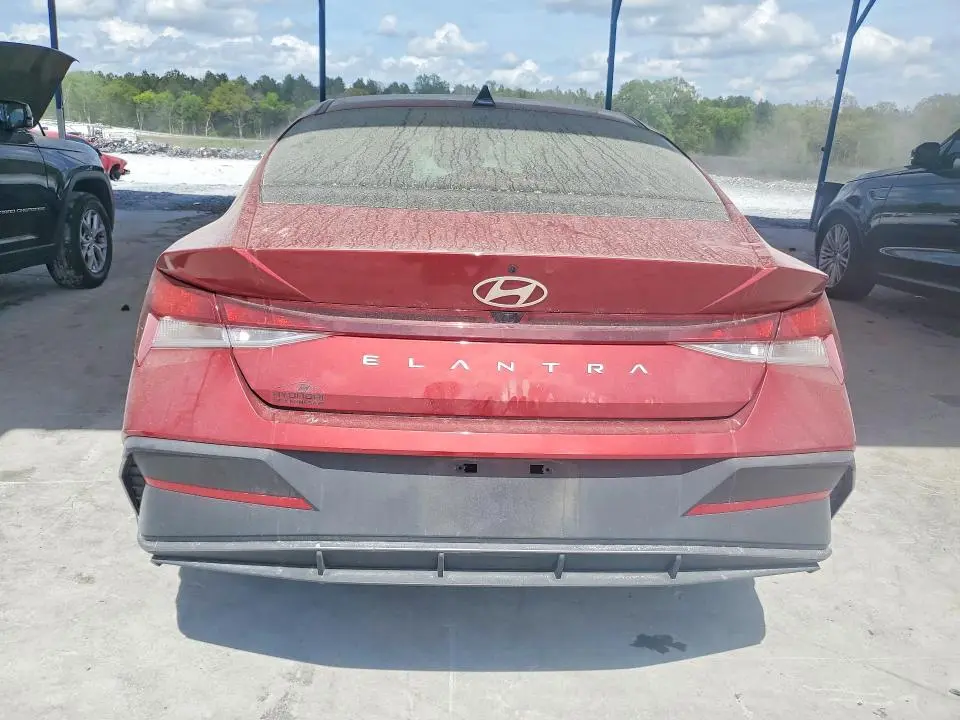 2024 HYUNDAI ELANTRA SEL  
