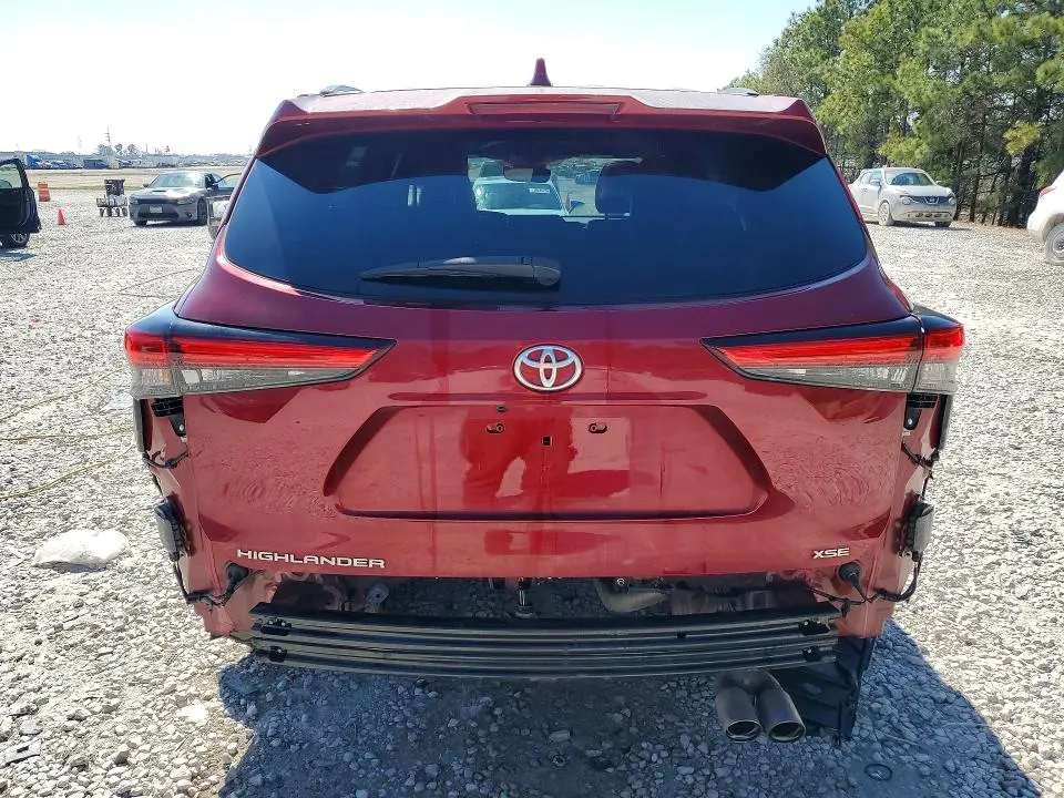2022 TOYOTA HIGHLANDER XSE  