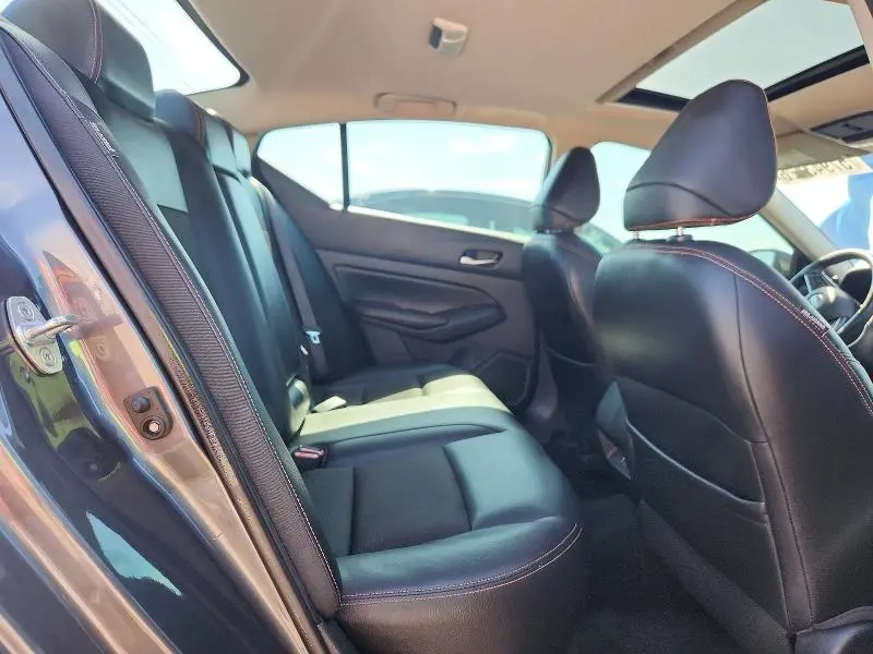 2019 NISSAN ALTIMA SR  