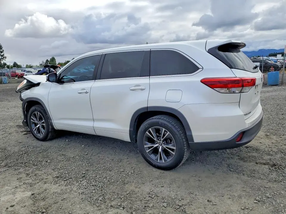 2017 TOYOTA HIGHLANDER LE  