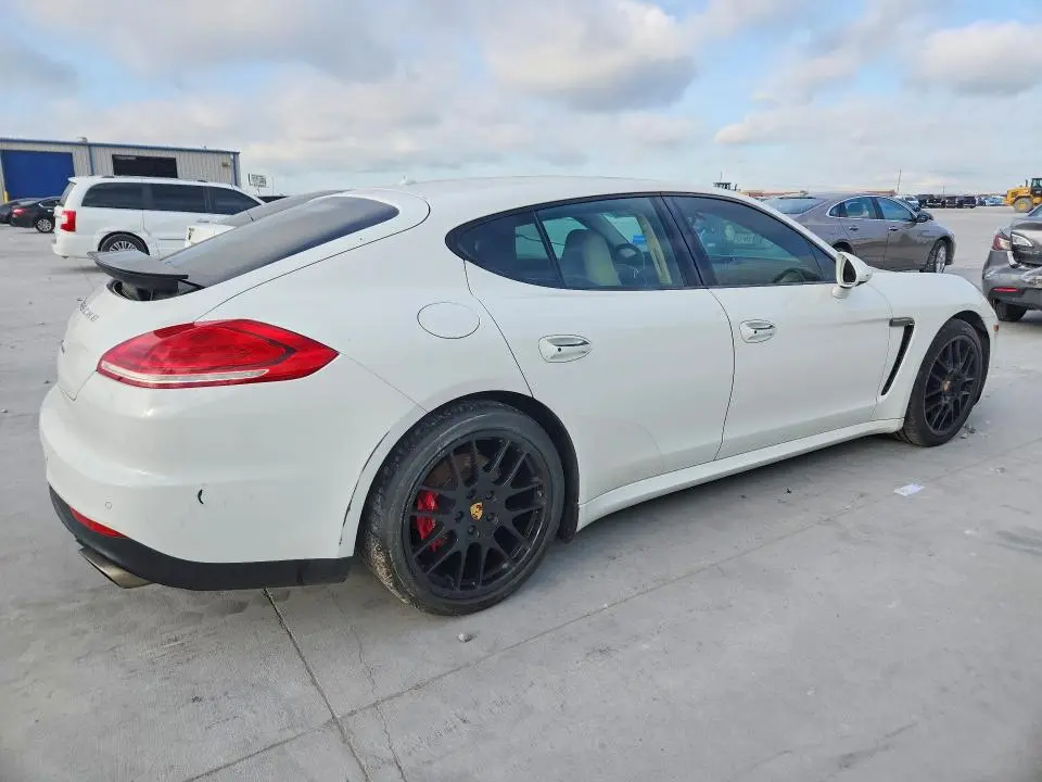 2016 PORSCHE PANAMERA 2  