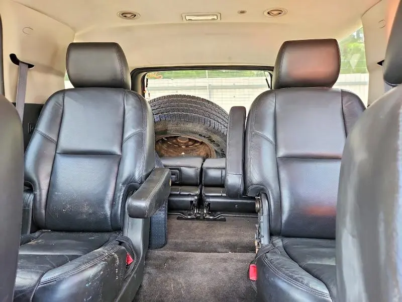 2011 CADILLAC ESCALADE LUXURY  