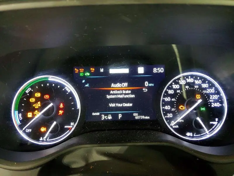 2022 TOYOTA SIENNA LE  