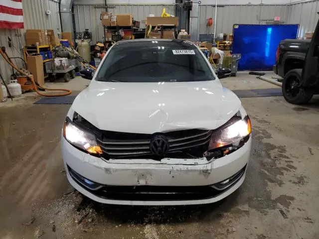 2015 VOLKSWAGEN PASSAT SE  