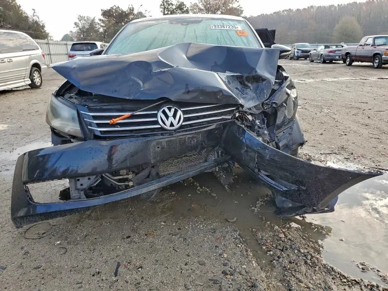2012 VOLKSWAGEN PASSAT SE  