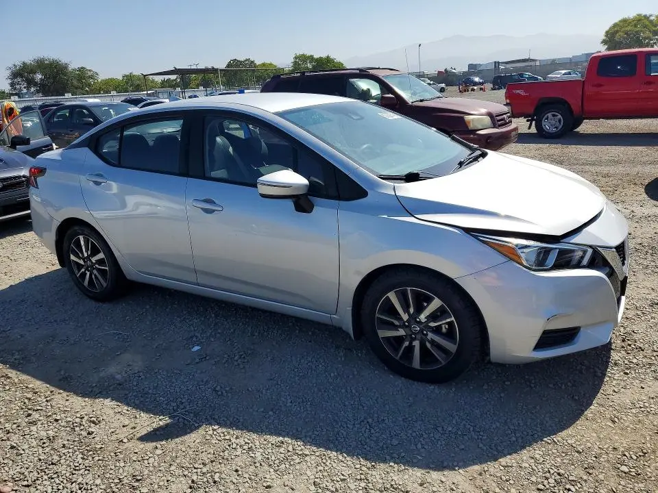 2020 NISSAN VERSA SV  