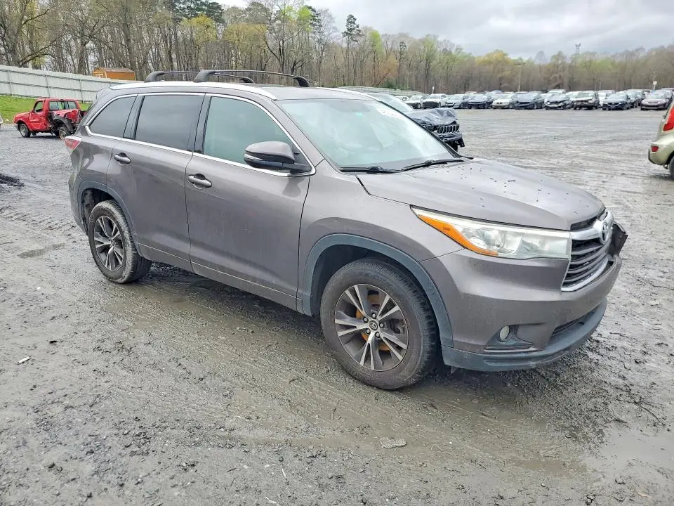 2016 TOYOTA HIGHLANDER XLE  