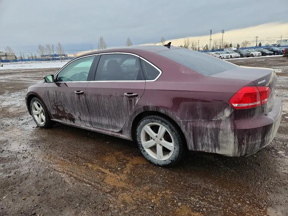 2013 VOLKSWAGEN PASSAT SE  