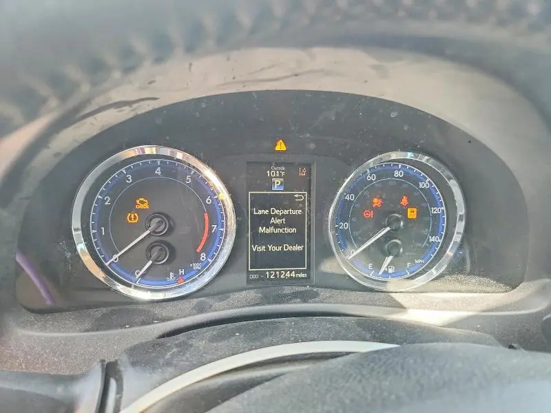 2018 TOYOTA COROLLA SE  