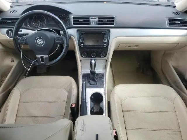 2013 VOLKSWAGEN PASSAT SE