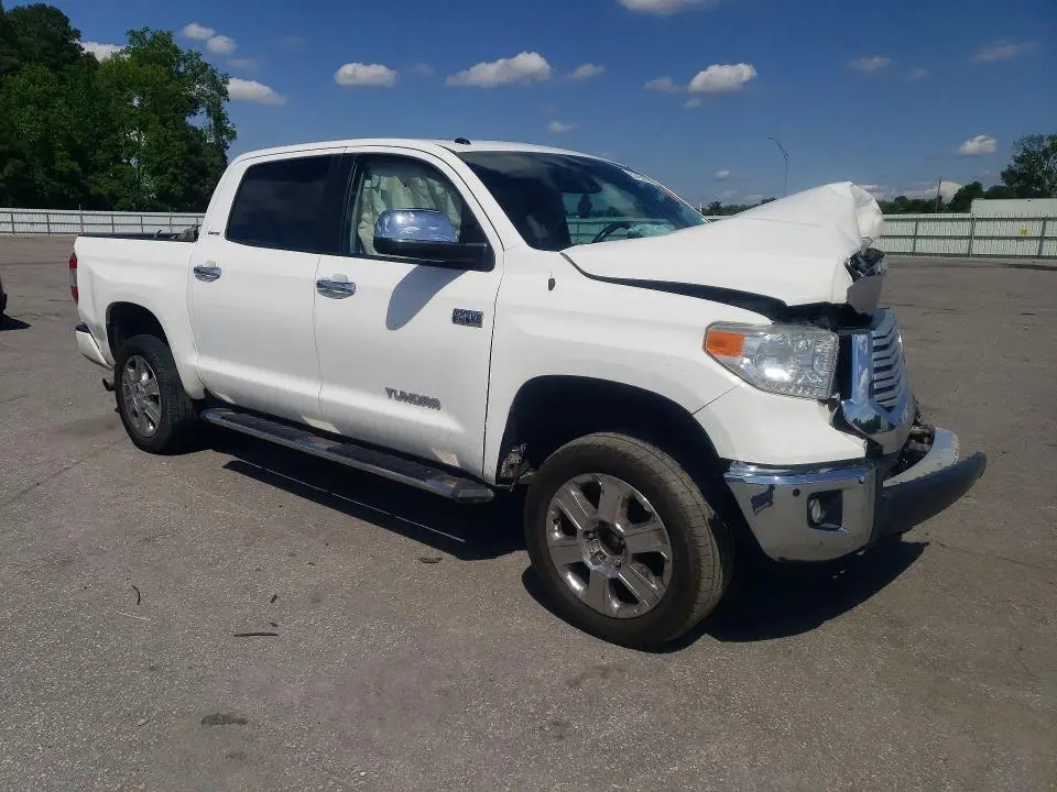 2017 TOYOTA TUNDRA CREWMAX LIMITED  