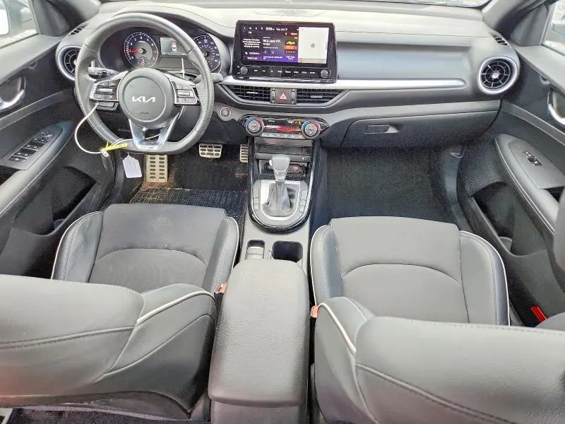 2024 KIA FORTE GT LINE  