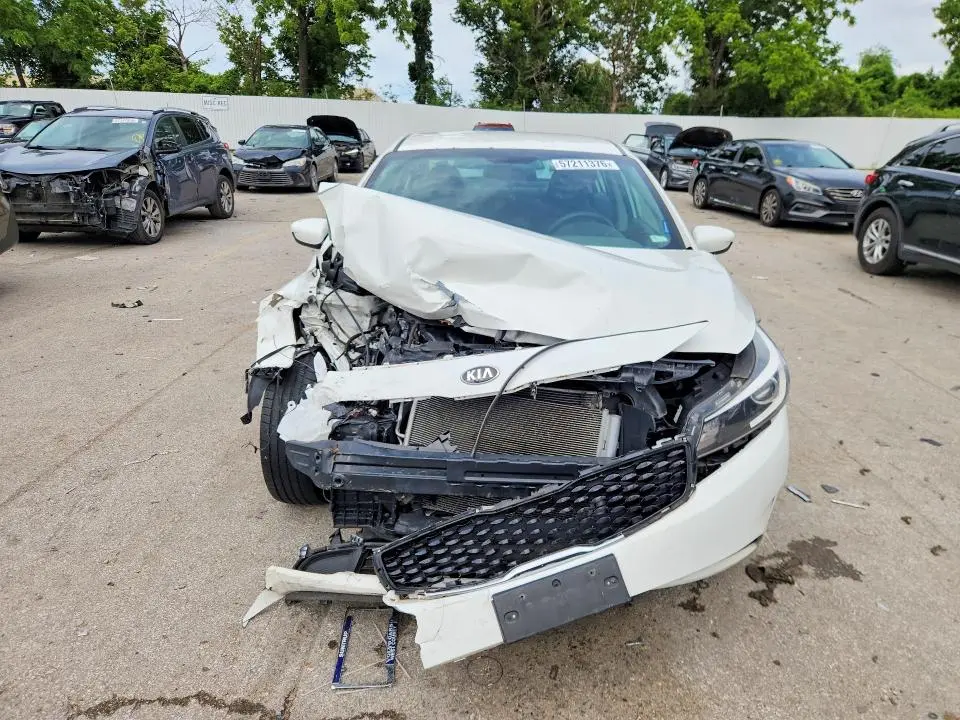 2017 KIA FORTE LX  