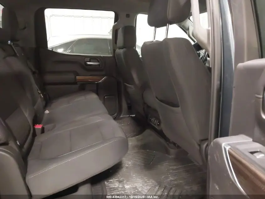 2021 CHEVROLET SILVERADO 1500 4WD  SHORT BED RST