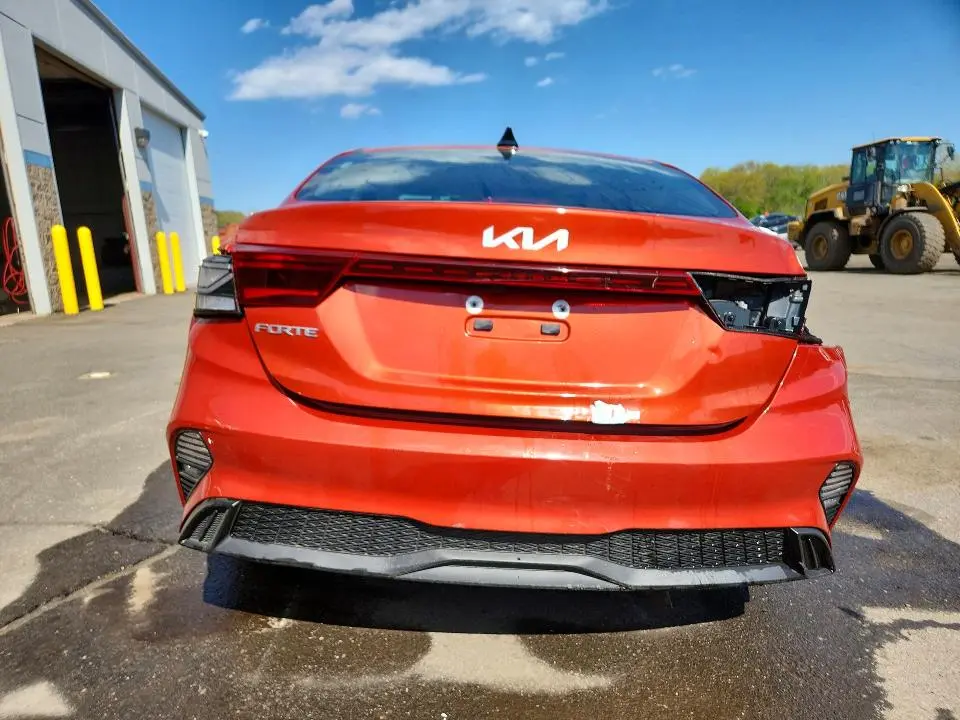2024 KIA FORTE LXS  