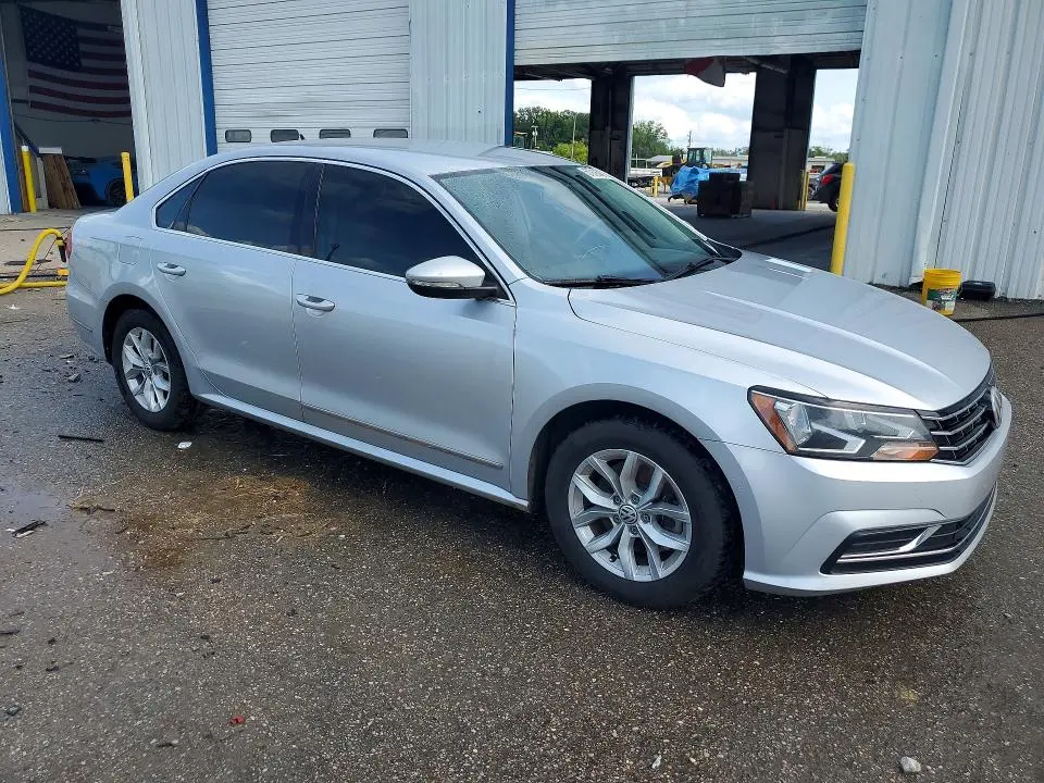 2017 VOLKSWAGEN PASSAT S  