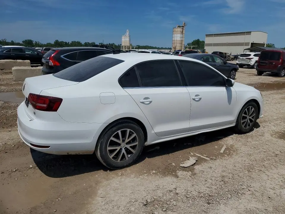 2018 VOLKSWAGEN JETTA SE  