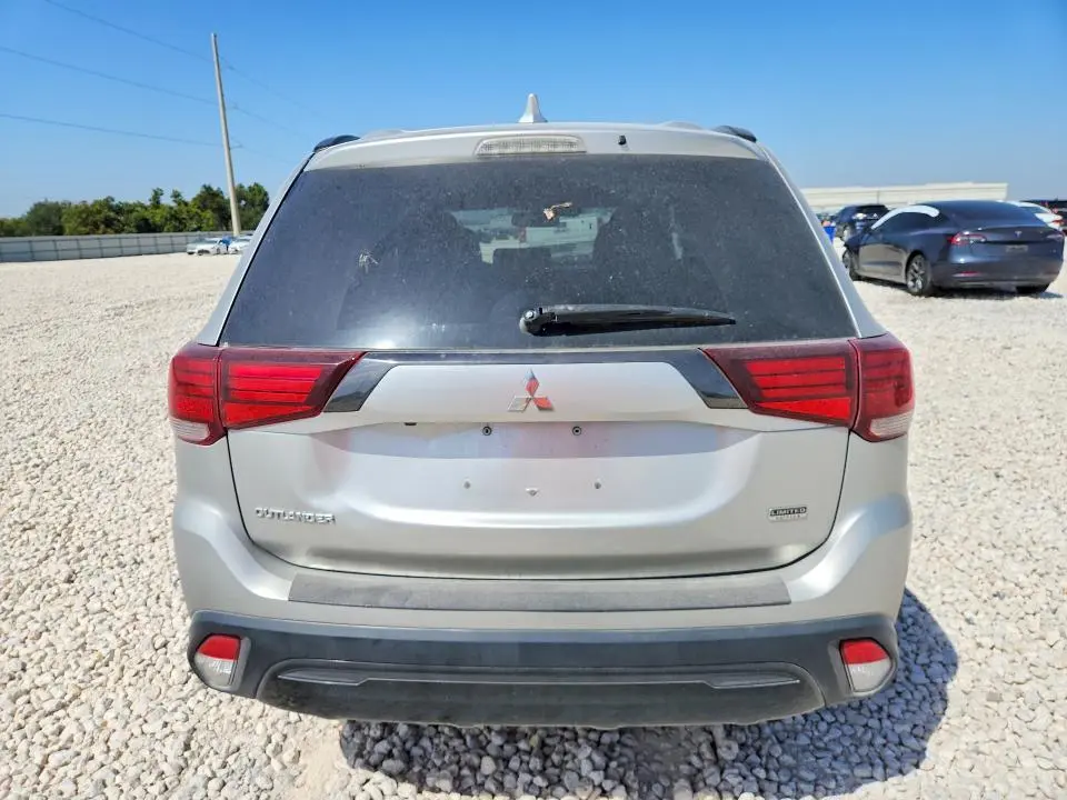 2020 MITSUBISHI OUTLANDER SE  