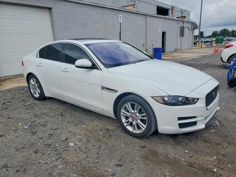 2018 JAGUAR XE PREMIUM  