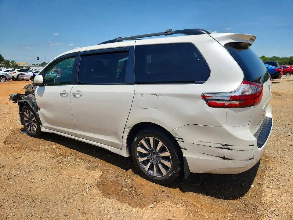 2020 TOYOTA SIENNA XLE PREMIUM 7-PASSENGER  