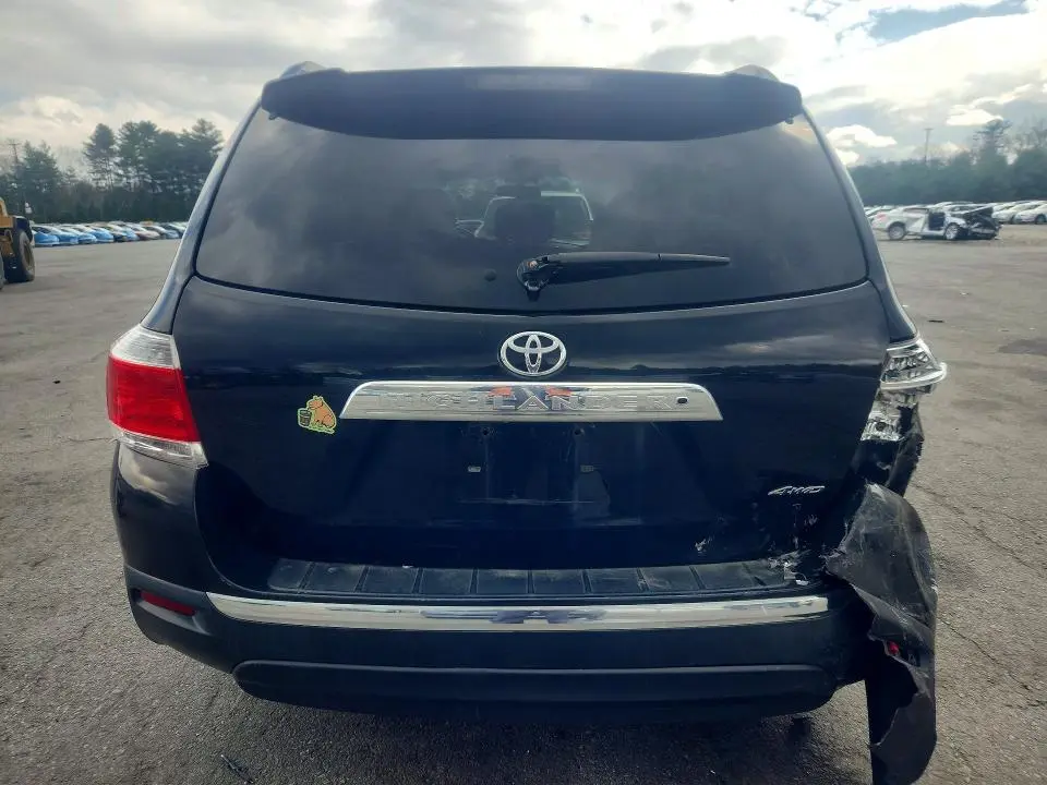 2013 TOYOTA HIGHLANDER PLUS  