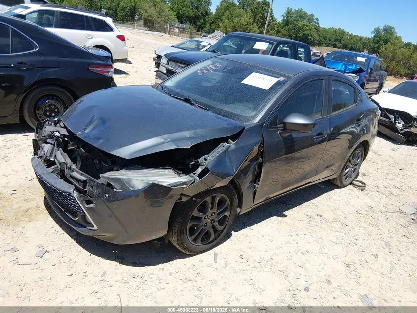 2019 TOYOTA YARIS LE