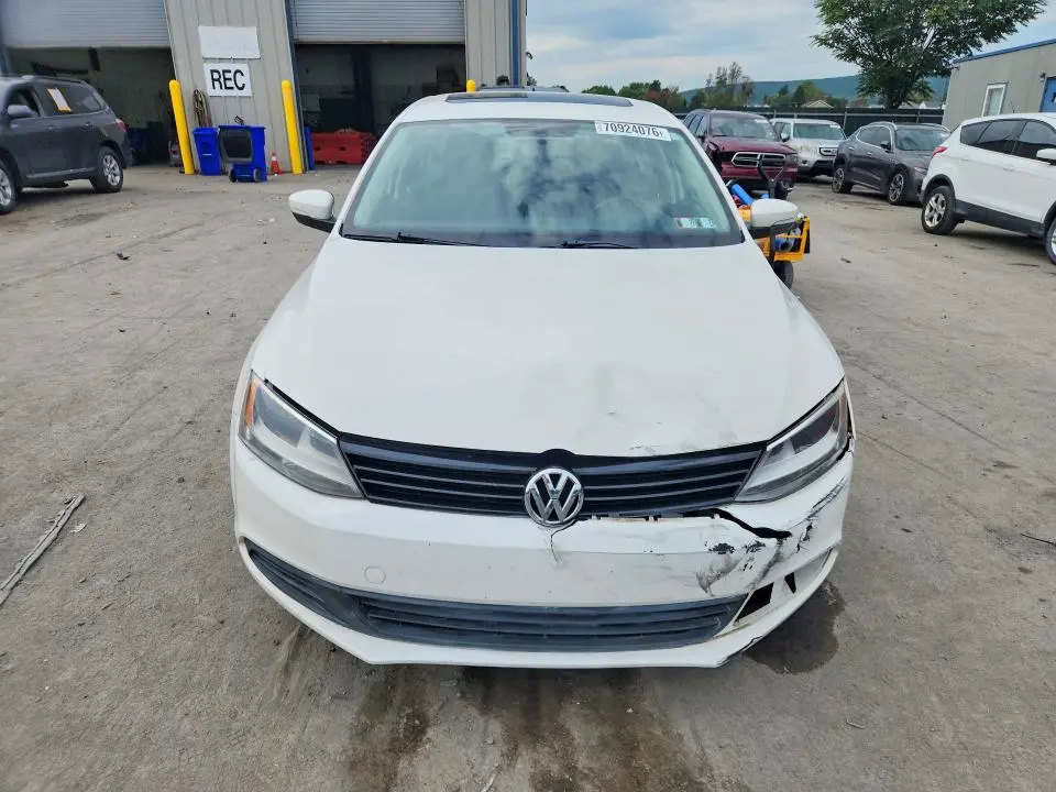 2012 VOLKSWAGEN JETTA SE  