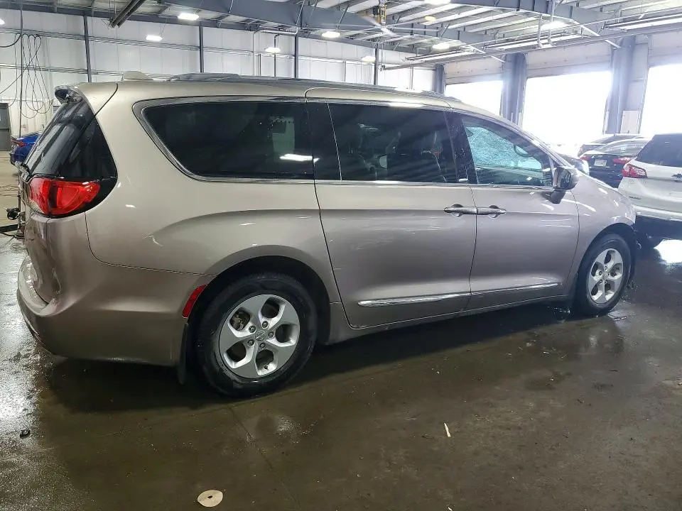 2017 CHRYSLER PACIFICA TOURING L PLUS  