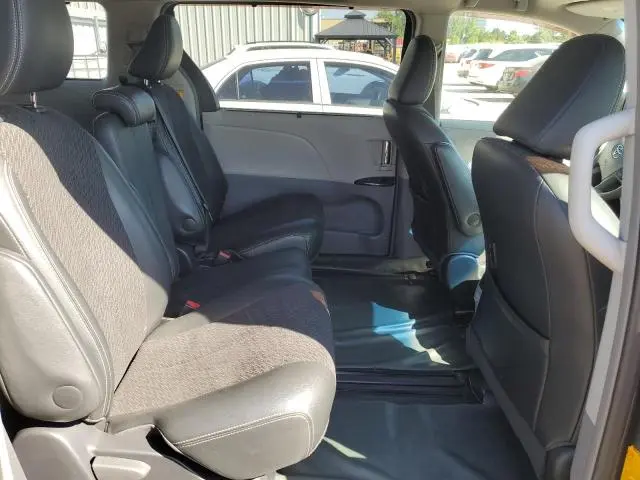 2012 TOYOTA SIENNA SPORT  