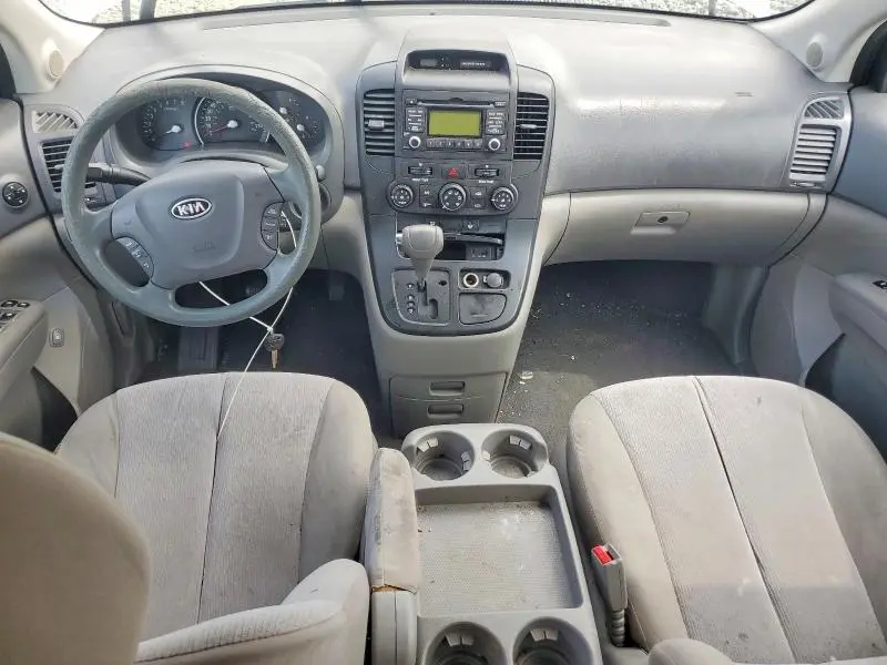 2011 KIA SEDONA LX  