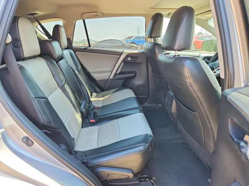 2017 TOYOTA RAV4 XLE  