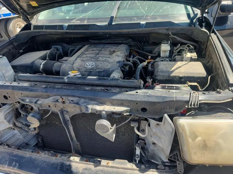 2011 TOYOTA TUNDRA CREWMAX SR5  