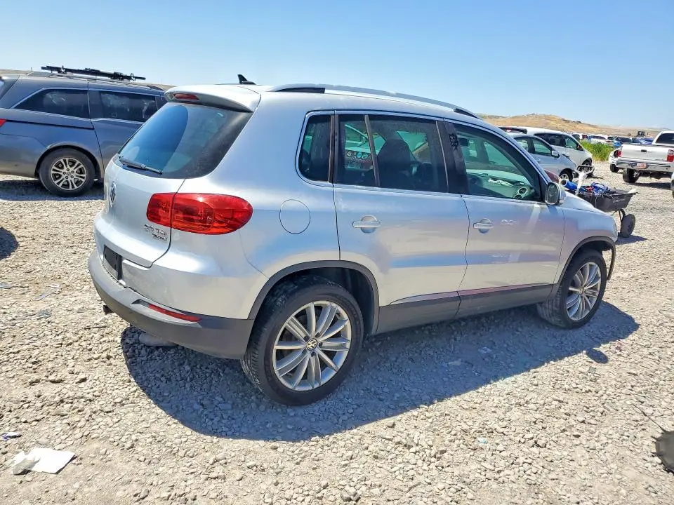 2012 VOLKSWAGEN TIGUAN S  
