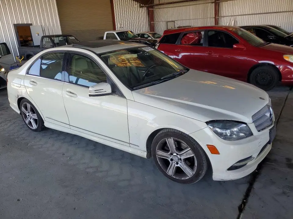 2011 MERCEDES-BENZ C 300  