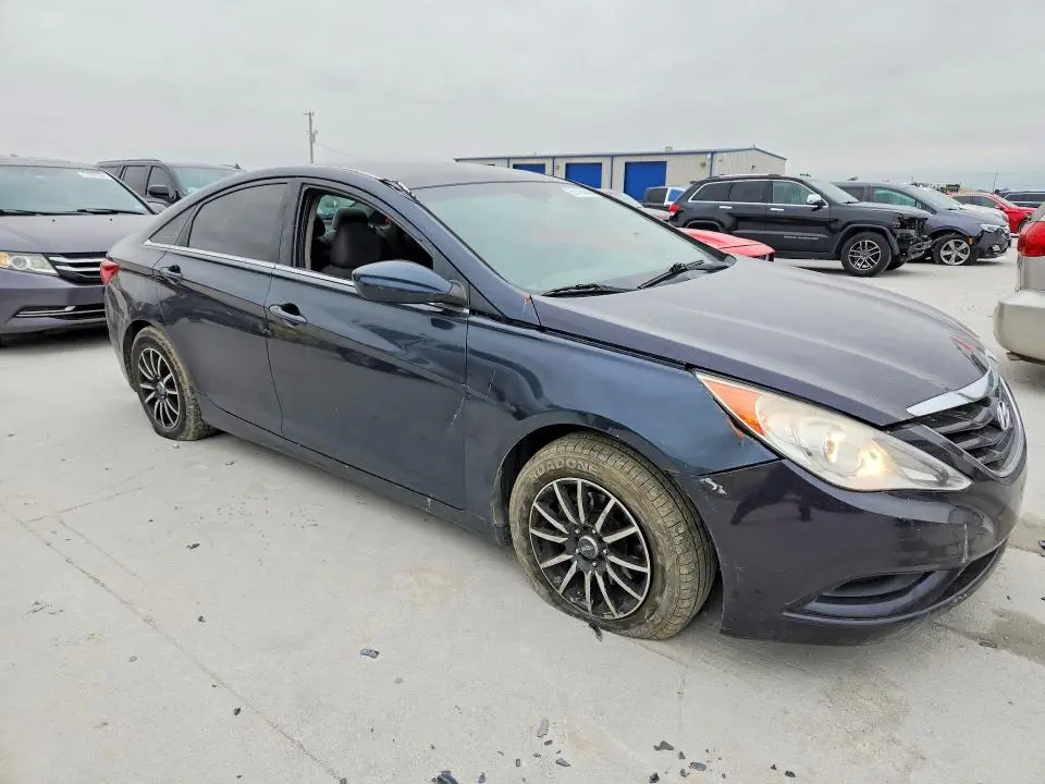 2011 HYUNDAI SONATA GLS  