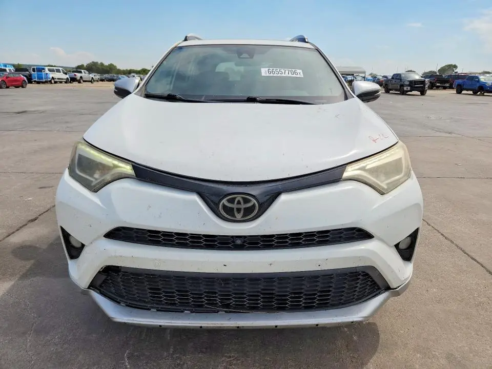 2016 TOYOTA RAV4 SE  