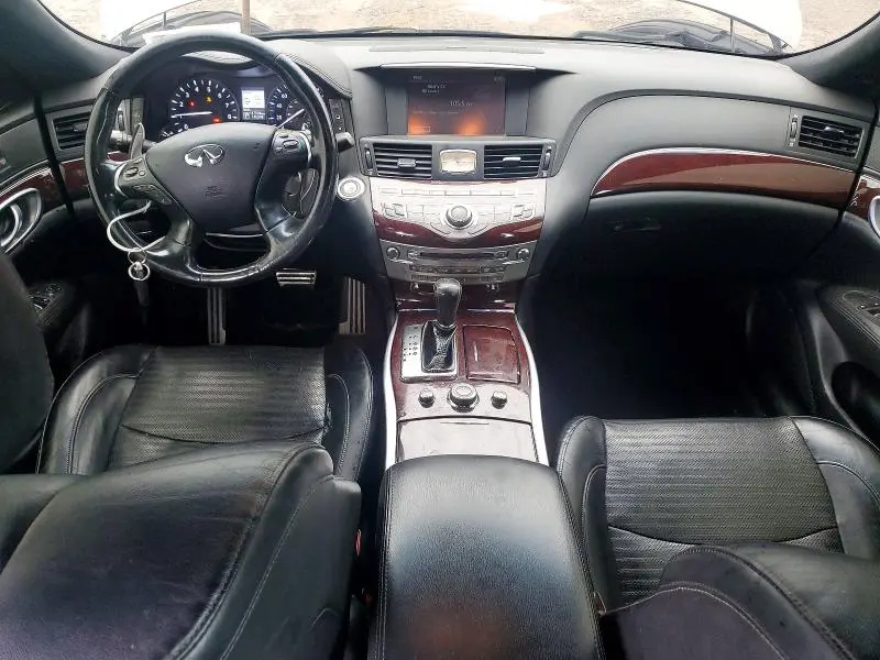 2015 INFINITI Q70 3.7  