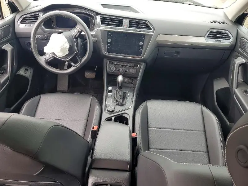 2021 VOLKSWAGEN TIGUAN SE  