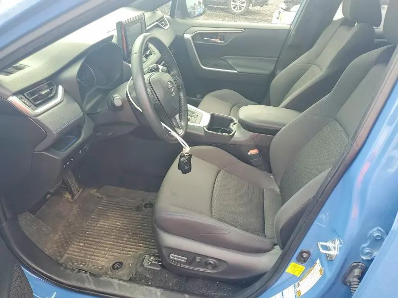 2022 TOYOTA RAV4 SE  