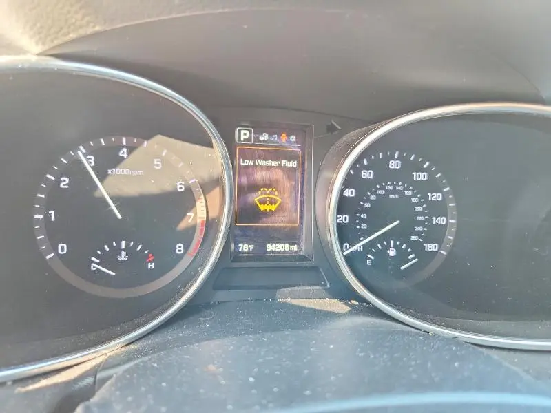 2017 HYUNDAI SANTA FE SE  