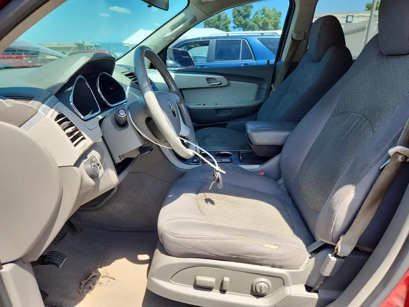 2010 CHEVROLET TRAVERSE LT  