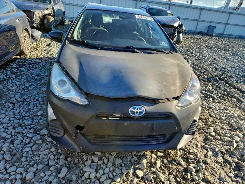 2016 TOYOTA PRIUS C   