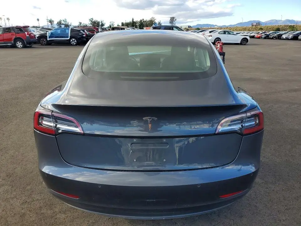 2018 TESLA MODEL 3   