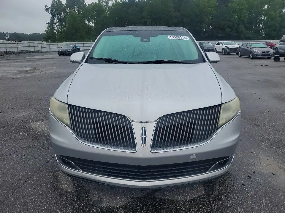 2013 LINCOLN MKT   