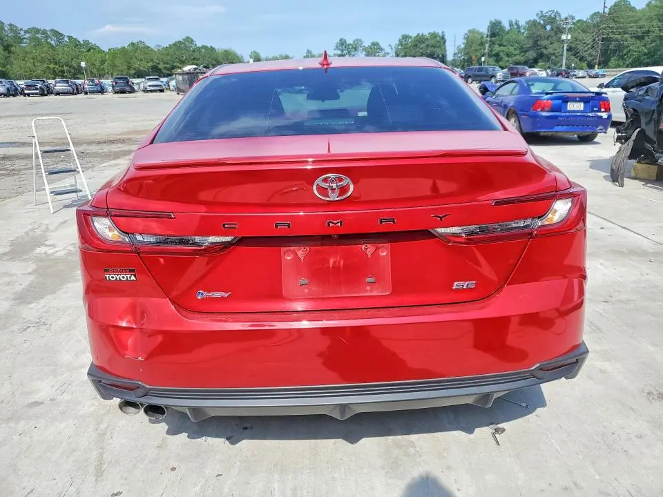 2025 TOYOTA CAMRY SE  