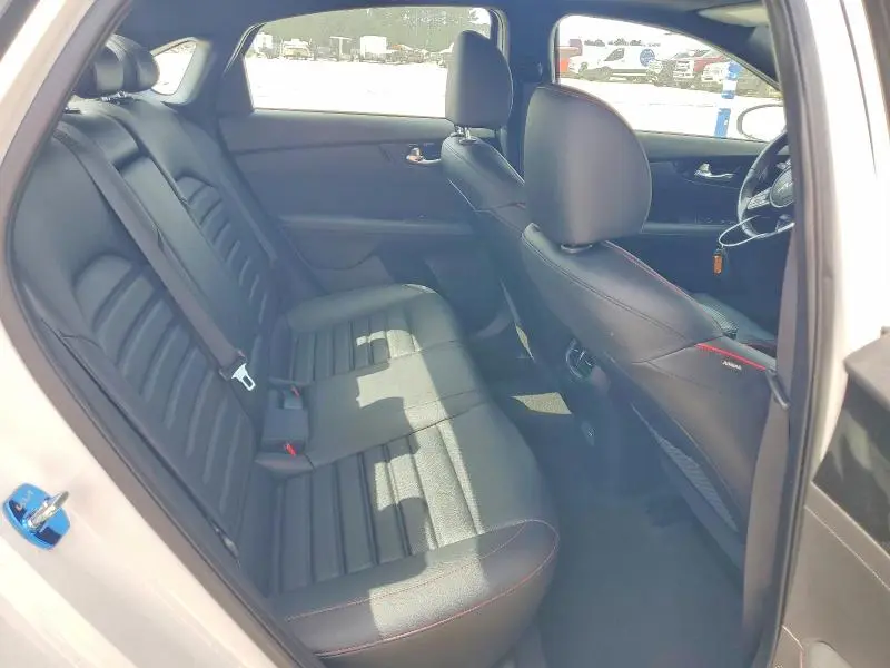2023 KIA FORTE GT  