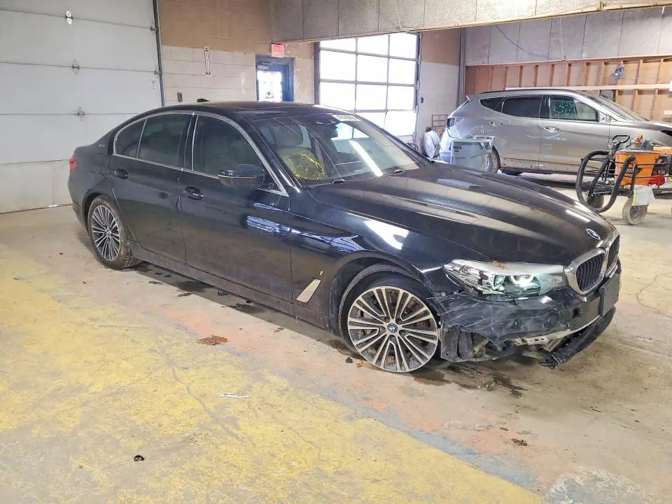 2019 BMW 530E   