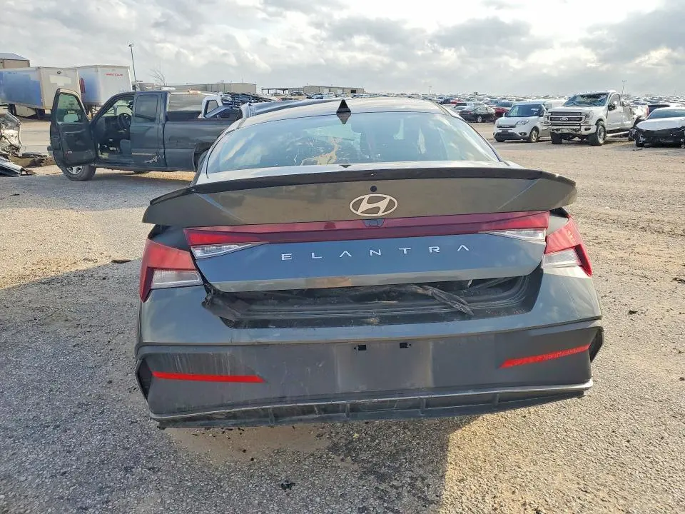 2025 HYUNDAI ELANTRA SEL SPORT  
