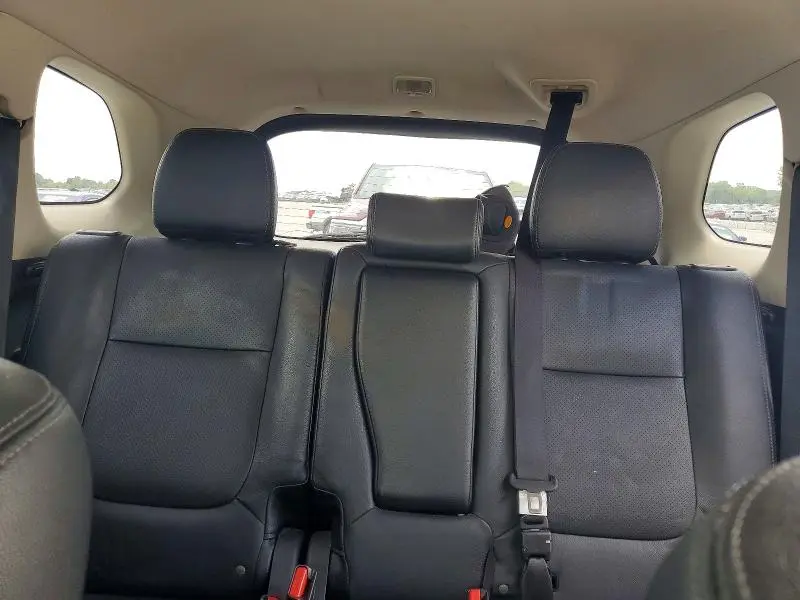 2016 MITSUBISHI OUTLANDER SE  